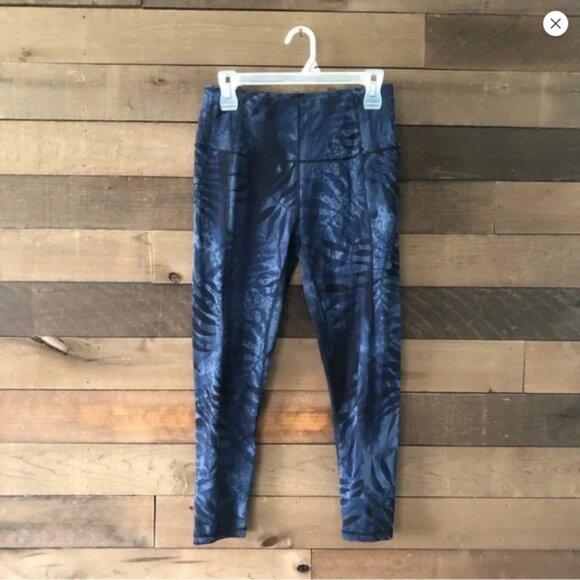 Sweaty Betty Women's Super Soft Yoga Leggings in Blue Leaf Shadow Print - 7/8 - Picture 5 of 5